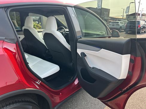 Used 2026 Tesla Model Y 2WD image 26