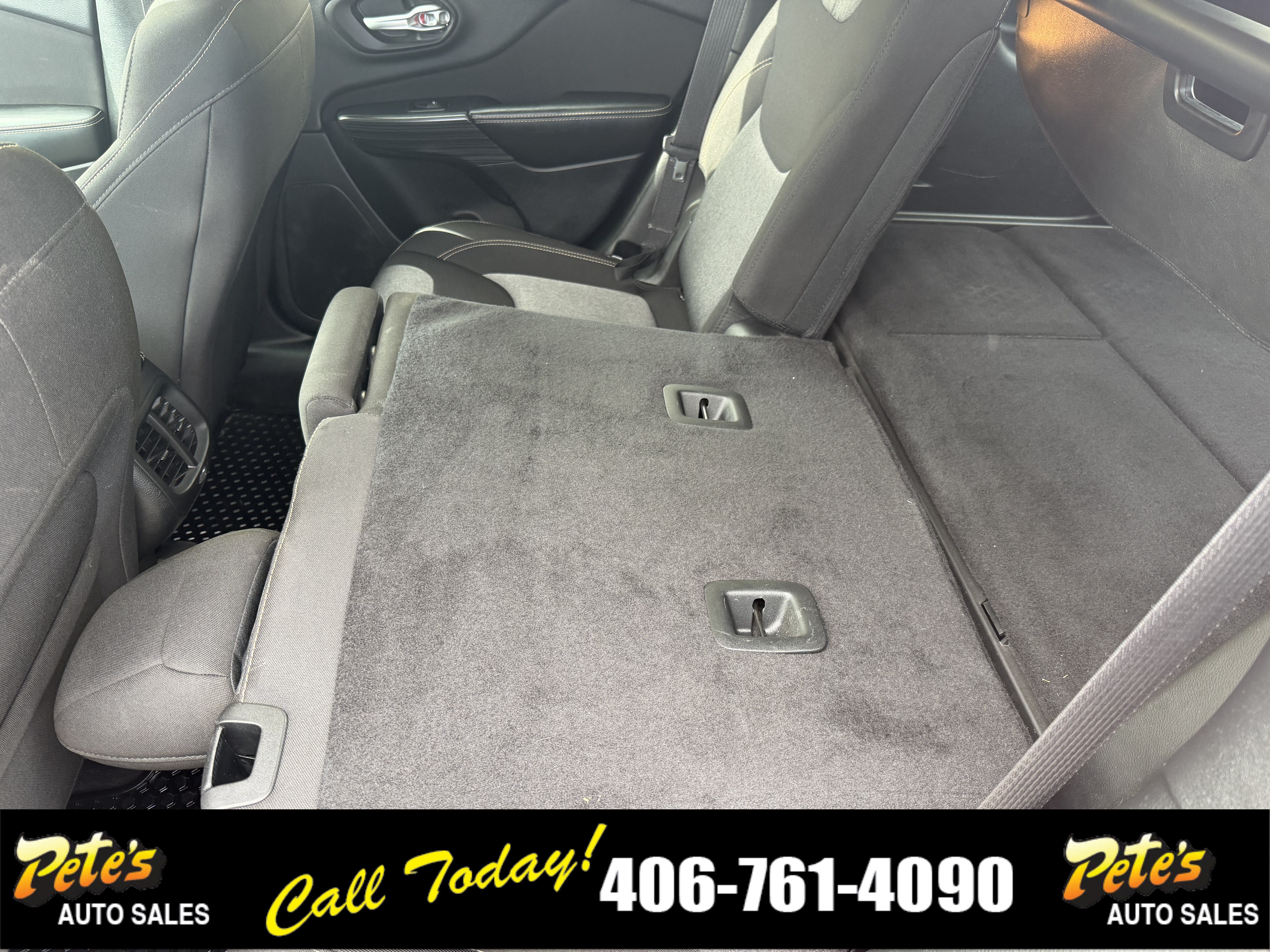 Used 2016 Jeep Cherokee Sport w/ Cold Weather Group AWD/4WD image 12