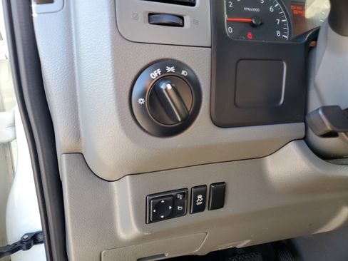 Used 2016 Nissan NV 2500 SL w/ Technology Package image 16