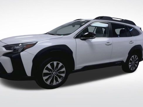 Used 2025 Subaru Outback Limited image 4