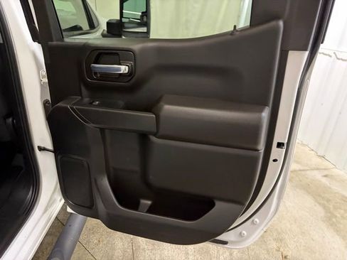 Used 2023 Chevrolet Silverado 1500 Custom w/ LPO, Dark Essentials Package AWD/4WD image 13