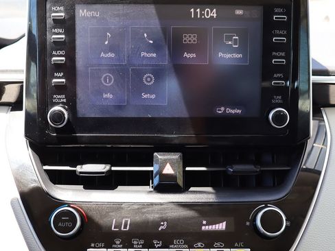 Used 2020 Toyota Corolla LE FWD image 48