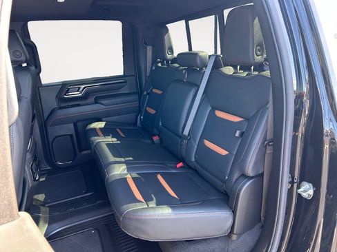 Used 2025 GMC Sierra 2500 AT4 w/ AT4 Premium Plus Package AWD/4WD image 11