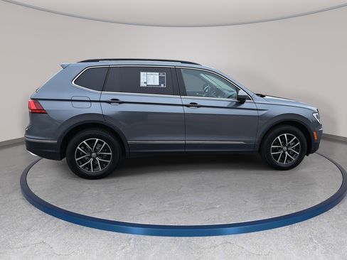 Used 2021 Volkswagen Tiguan SE image 4