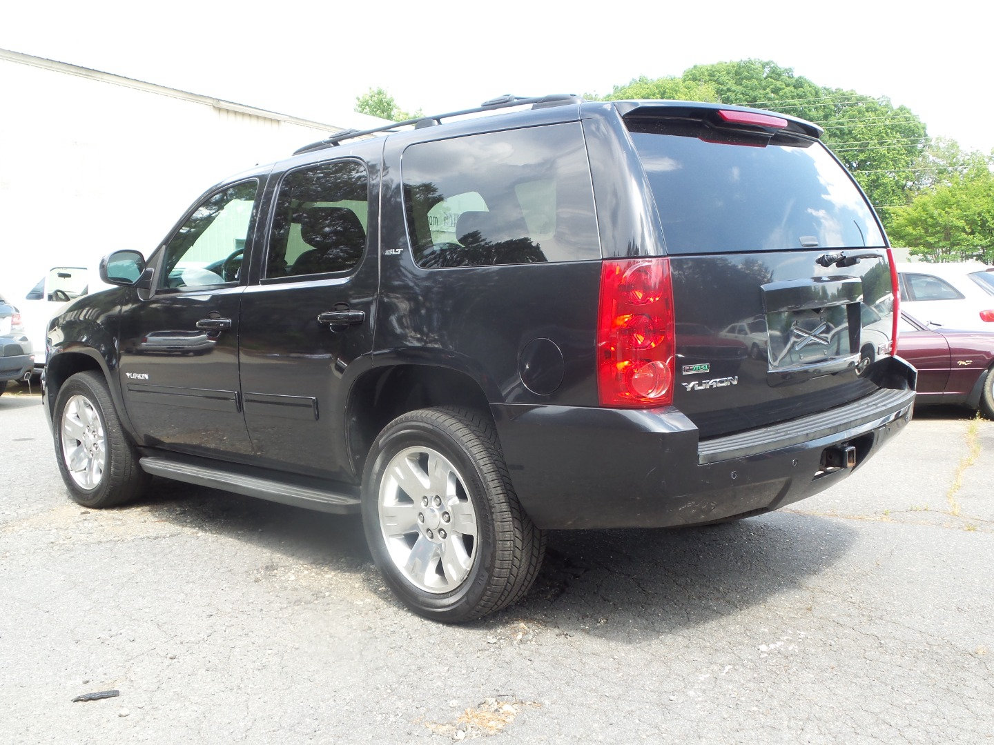 Used 2012 GMC Yukon SLT w/ SLT-2 Equipment Package AWD/4WD image 3