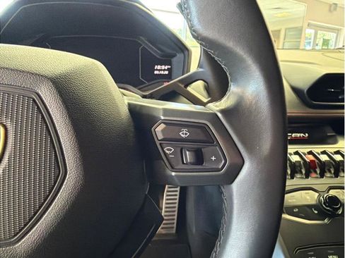 Used 2019 Lamborghini Huracan LP 580-2 RWD image 17