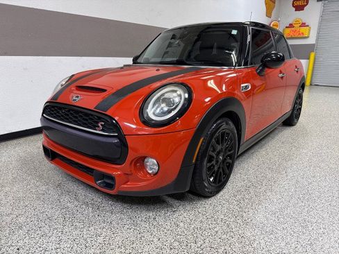 Used 2019 MINI Cooper S w/ Premium Package image 3