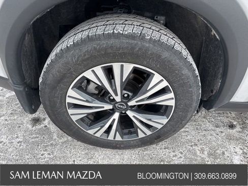 Used 2023 Nissan Rogue SV w/ SV Premium B Package image 14