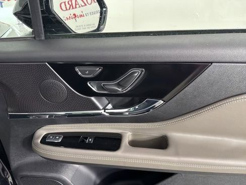 New 2026 Lincoln Corsair Premiere image 22