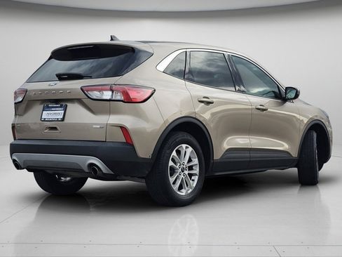 Used 2020 Ford Escape SE image 9