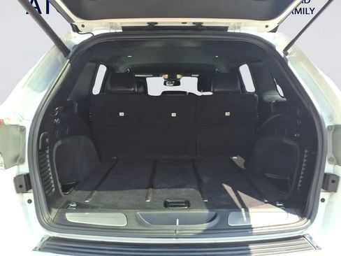 Used 2016 Jeep Grand Cherokee Limited RWD image 8