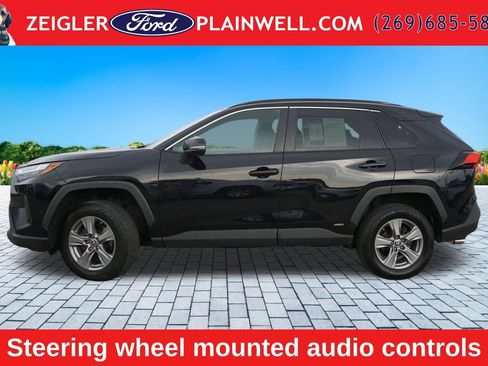 Used 2023 Toyota RAV4 LE AWD/4WD image 2