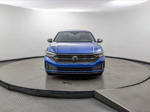 Used 2024 Volkswagen Jetta Sport image 12