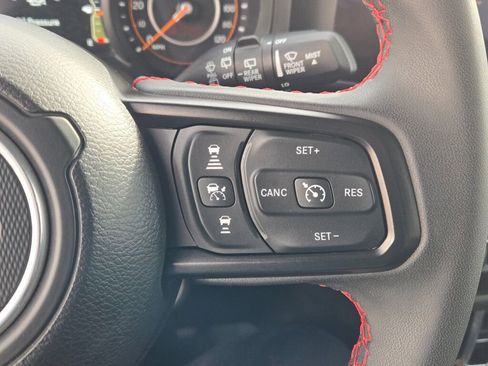 Used 2025 Jeep Wrangler Unlimited Rubicon AWD/4WD image 28