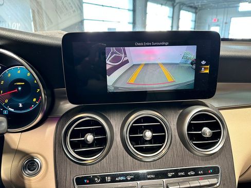 Used 2020 Mercedes-Benz GLC 300 4MATIC image 10