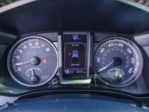 Used 2019 Toyota Tacoma TRD Off-Road w/ Technology Package AWD/4WD image 24