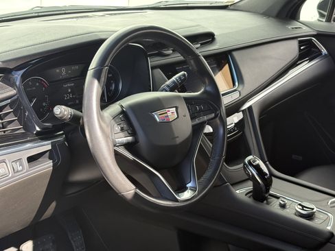 Certified 2024 Cadillac XT6 Luxury image 18