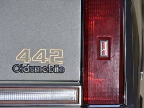 Used 1987 Oldsmobile Cutlass Supreme Salon image 21