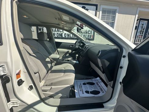 Used 2009 Nissan Rogue SL w/ Leather Pkg FWD image 26