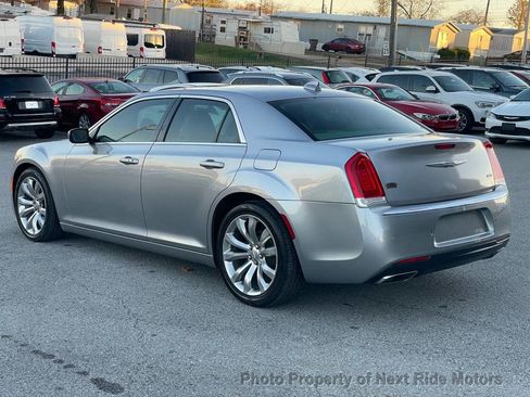 Used 2016 Chrysler 300 Limited image 5