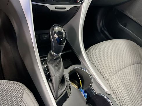 Used 2013 Hyundai Sonata SE w/ Navigation & Sunroof Pkg image 17