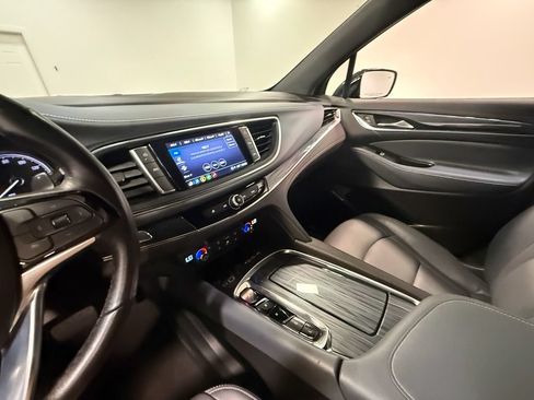 Used 2023 Buick Enclave Essence AWD/4WD image 82
