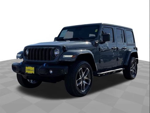 Used 2024 Jeep Wrangler Unlimited w/ Convenience Group AWD/4WD image 1