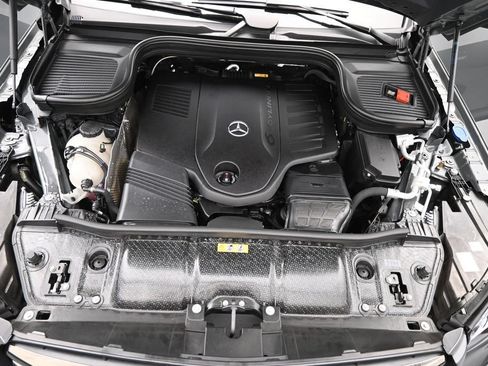Used 2026 Mercedes-Benz GLS 450 4MATIC image 32
