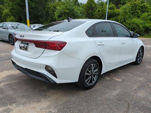 Certified 2024 Kia Forte LXS w/ LXS Technology Package FWD image 5