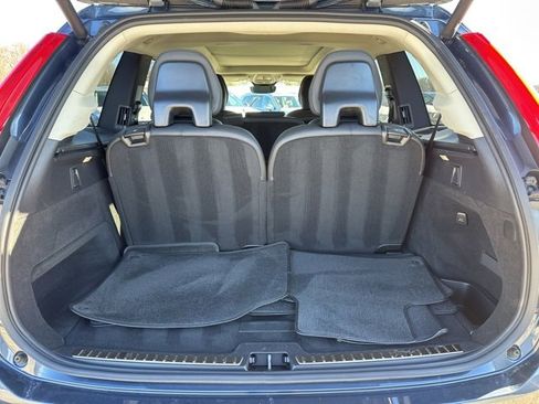 Certified 2025 Volvo XC90 B6 Plus image 36