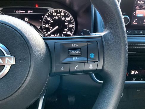 Used 2023 Nissan Rogue SV AWD/4WD image 25