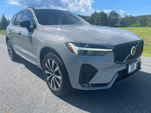 Used 2025 Volvo XC60 B5 Core AWD/4WD image 6