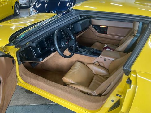 Used 1988 Chevrolet Corvette Coupe RWD image 29