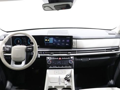 Used 2025 Hyundai Santa Fe SEL FWD image 14