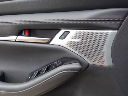 Certified 2025 MAZDA MAZDA3 Hatchback w/Premium Plus Pkg image 11