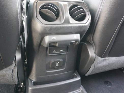 Used 2019 Jeep Wrangler Unlimited Sahara AWD/4WD image 32