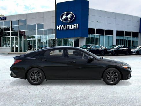 New 2026 Hyundai Elantra Hybrid FWD image 7