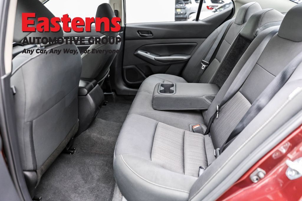 Used 2025 Nissan Altima 2.5 SV FWD image 23