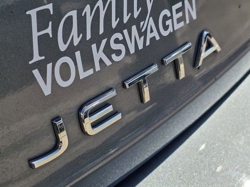 Used 2024 Volkswagen Jetta Sport image 7