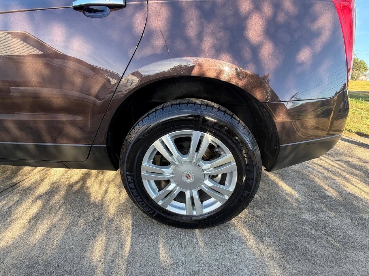 Used 2015 Cadillac SRX Luxury w/ Driver Awareness Package AWD/4WD image 9