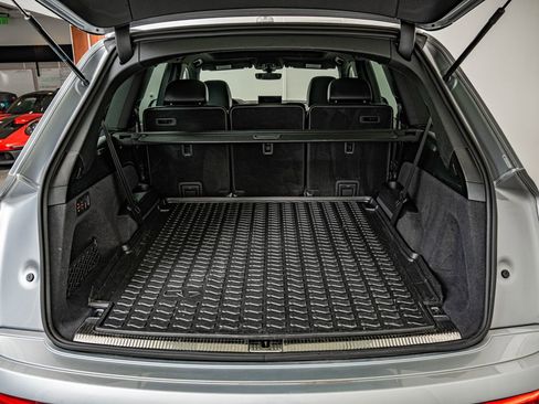 Used 2019 Audi Q7 3.0T Prestige w/ Prestige Package AWD/4WD image 40