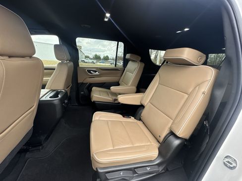 Used 2021 Chevrolet Suburban Premier image 23