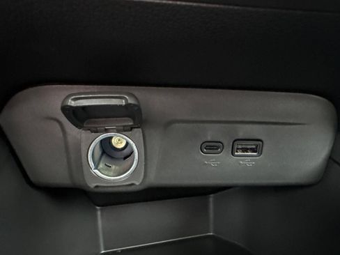 New 2026 Chevrolet Trax RS w/ Sunroof Package FWD image 23