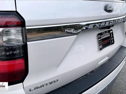 Used 2019 Ford Expedition Limited w/ Equipment Group 302A AWD/4WD image 8