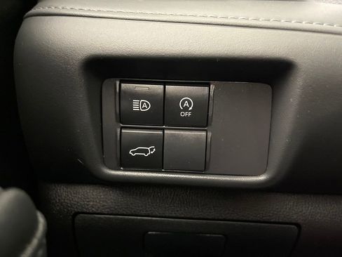 Used 2023 Toyota Highlander XLE image 27