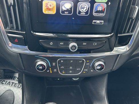 Used 2019 Chevrolet Traverse LT image 29