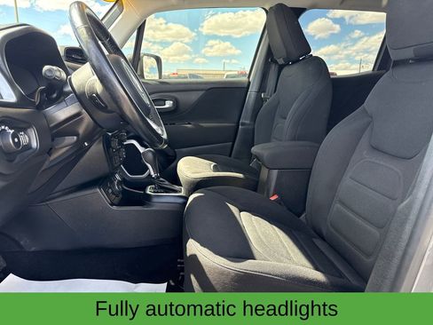 Used 2020 Jeep Renegade Latitude w/ Cold Weather Group AWD/4WD image 12