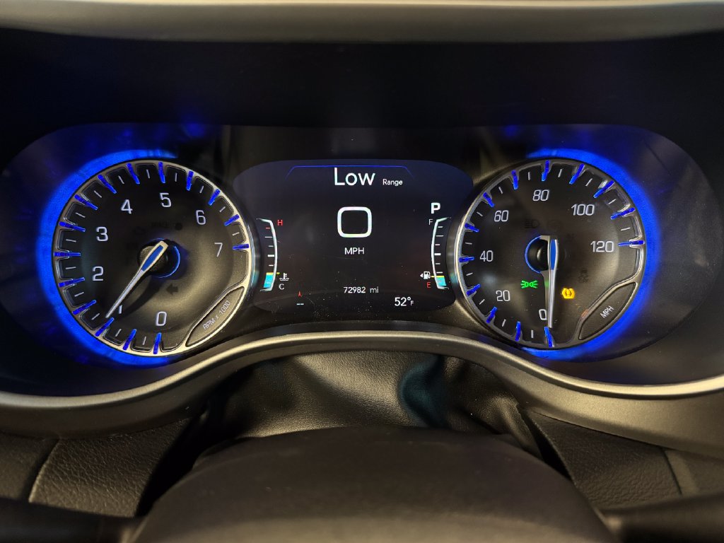 Used 2022 Chrysler Pacifica Touring-L FWD image 10