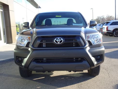 Used 2015 Toyota Tacoma image 7