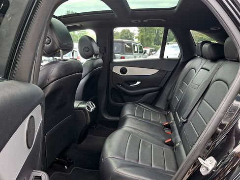 Used 2020 Mercedes-Benz GLC 300 w/ Premium Package image 10